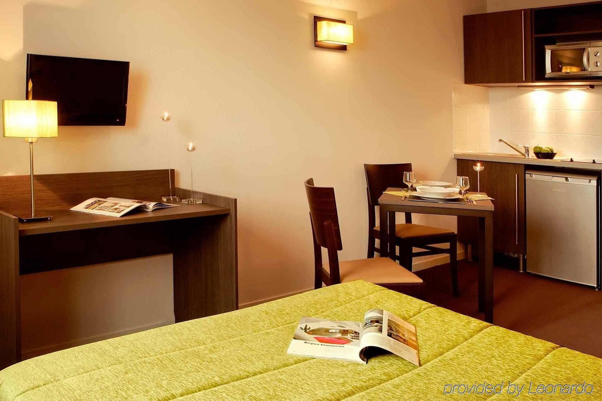Appart'Hotel Vacanceole Paris Quai De Marne - Ex Adagio Nogent-sur-Seine Стая снимка